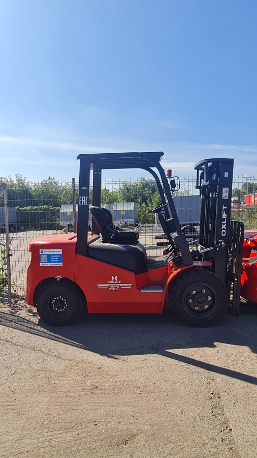 Дизельный вилочный погрузчик OXLIFT CPCD30 XC5K2