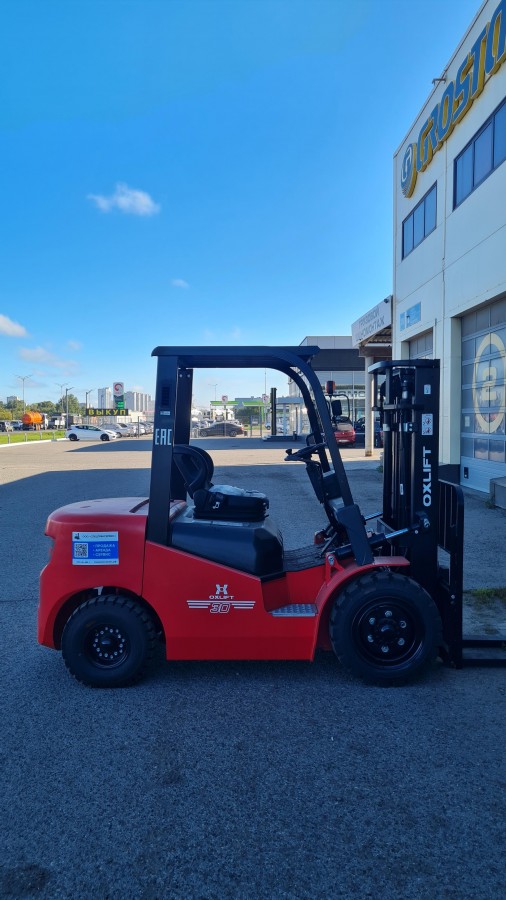 Дизельный вилочный погрузчик OXLIFT CPCD30 XC5K2